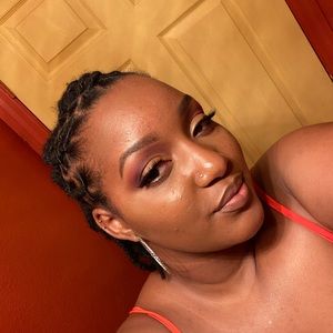 Meet your Posher, Naikey